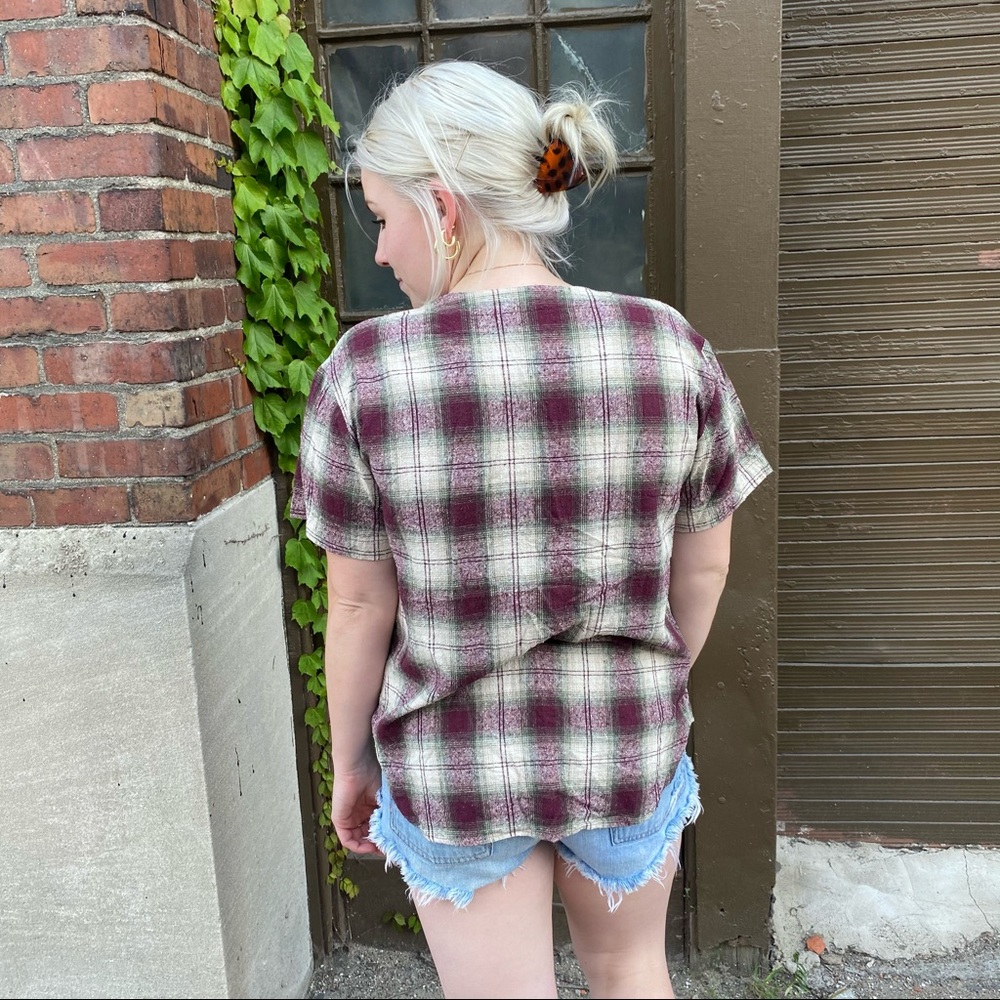 VINTAGE Silk Flannel Short Sleeve Button Up duster - Picture 4 of 6
